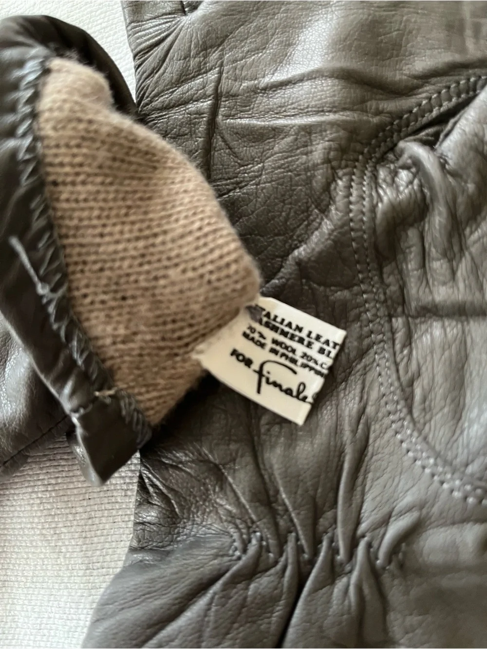Women's Finale Vintage Italian Leather Gloves with Cashmere Lining *dead stock*